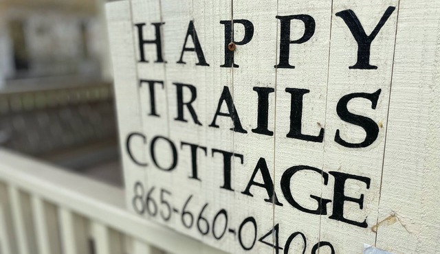 Cozy retreat in Damascus on the AT and Creeper Trail. Pet Friendly!