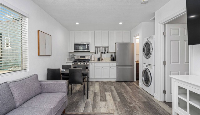 Cozy Retreat in Long Beach