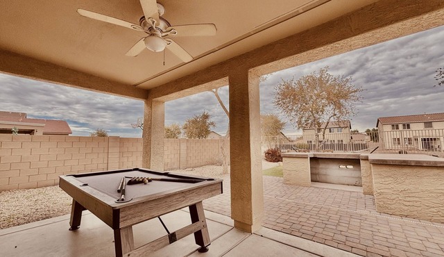 Cozy Retreat in Phoenix w/ heated pool. Scenic mountain views and King Bed
