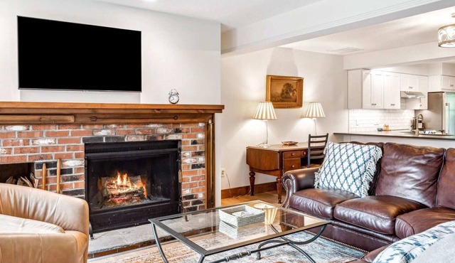 Cozy Retreat in Quechee Woods - Sugar Hill 2D