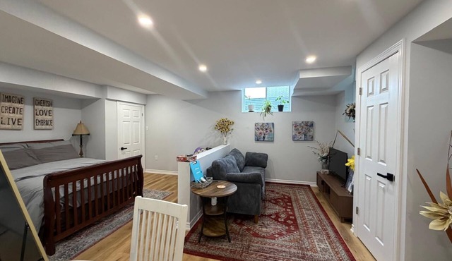 Cozy Retreat in Small Town Fergus. 5 mins from Elora!