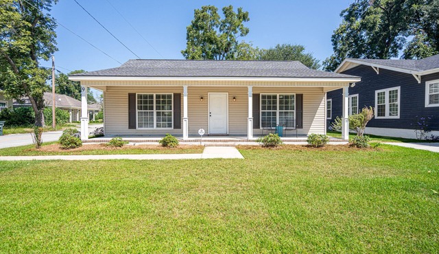 Cozy Retreat in The Heart of Statesboro