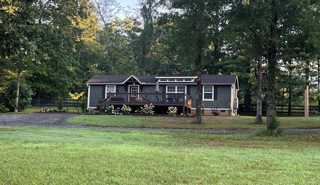 Cozy retreat located in the heart off the TIEC nAnd the blue ridge mountains!