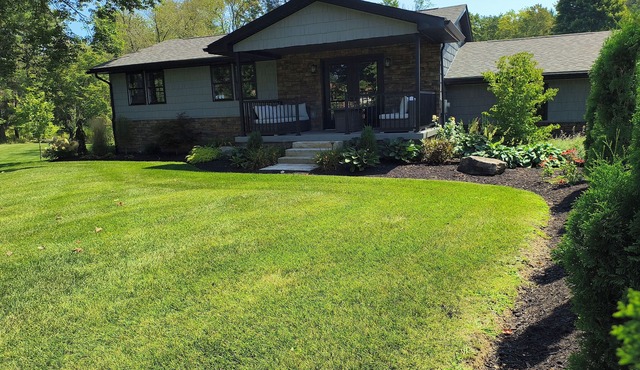 Cozy retreat minutes from town.