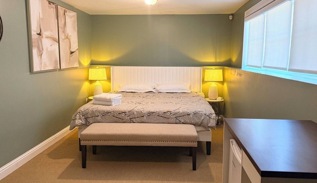 Cozy Retreat Near Everything | Clean & Comfortable