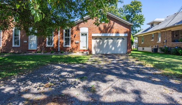 Cozy retreat near the Louisville Hospitals