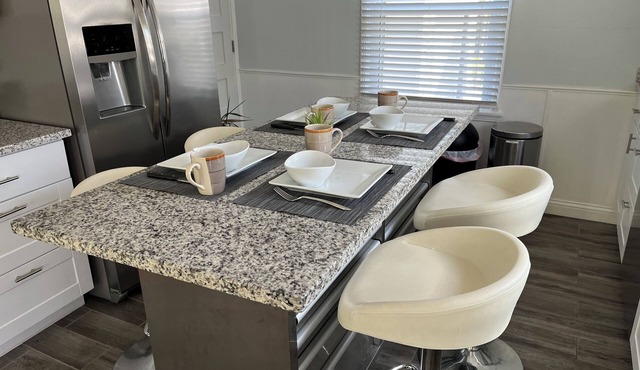 Cozy retreat next to Middletown Airport and Smith park