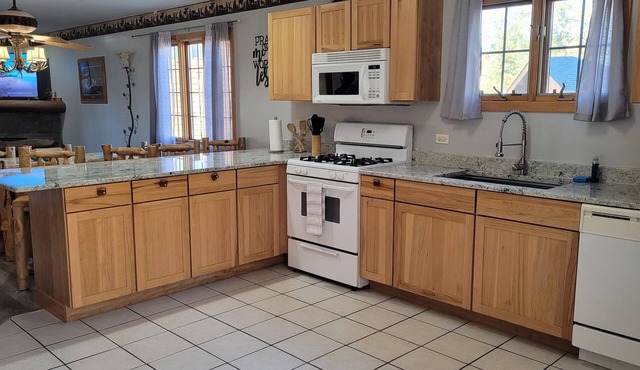 Cozy Retreat Villa. WIFI. Close to Starved Rock & Matthiessen Parks. Amazing!