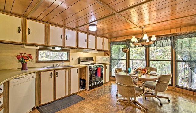 Cozy Retreat w/Fire Pit < 1 Mi to Mille Lacs Lake