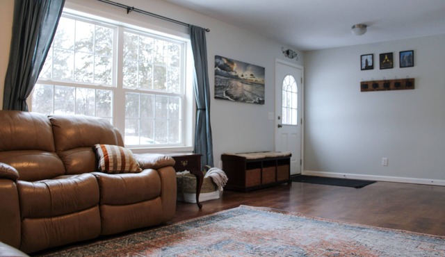 Cozy retreat w/patio & fire pit. Close to Cayuga Lake and Cornell.