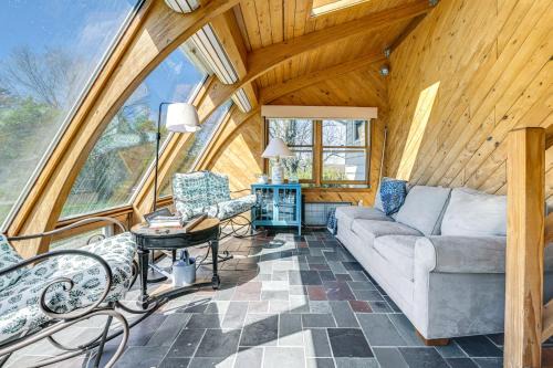 Cozy Retreat w/Sunroom Near Binghamton University