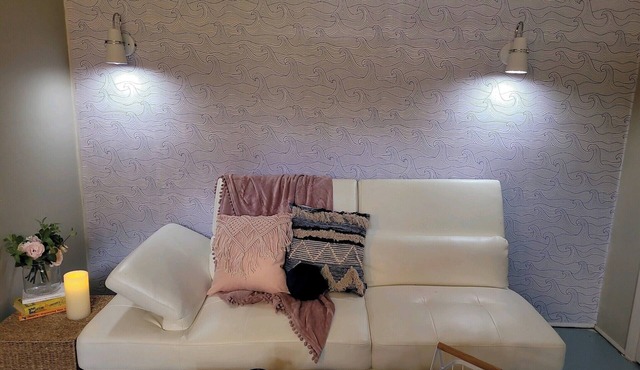 Cozy retreat, Walking distance to WestPoint Lake!