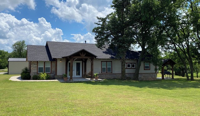 Cozy retreat with countryside views, Patch of Heaven is the place for you!