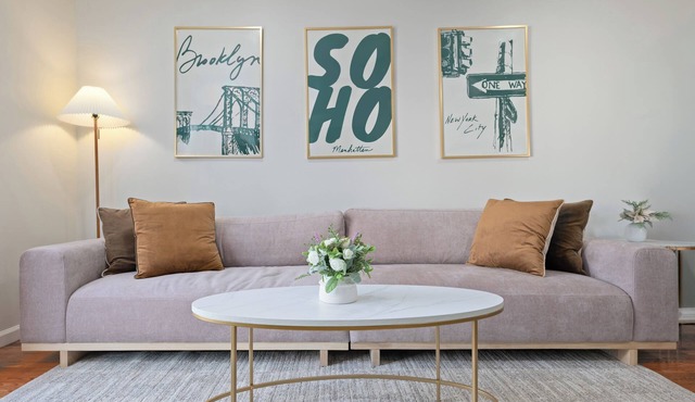 Cozy retreat with complimentary parking and arcade game room! Minutes to NYC