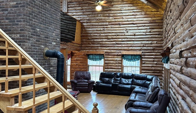 Cozy retreat with jacuzzi and 12 acres of land to escape away too. Pet friendly