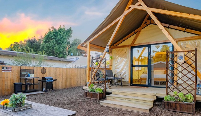 Cozy Retreat with Modern Amenities and Outdoor Fun