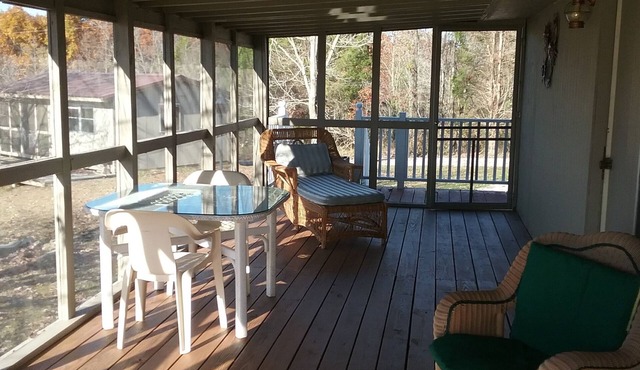 Cozy Retreat: Your Serene Lakeside Haven near Patoka Lake in Southern Indiana
