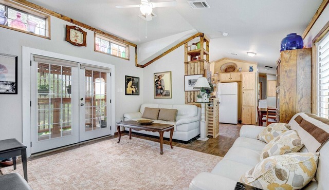 COZY, RIVER-FRONT CABIN, GATED, PRIVATE, ROMANTIC AND UNIQUE