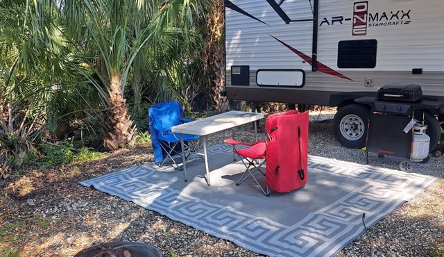 Cozy River Retreat 2-bedroom RV with AC, in Homosassa Springs , FLnLot D15