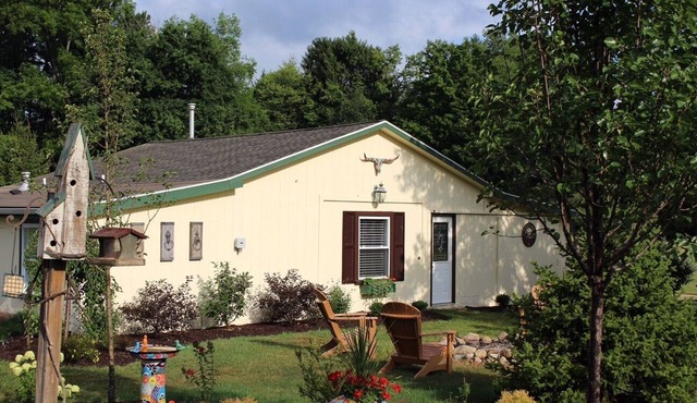 Cozy Riverbend Retreat Horse & Pony Ranch, Pool & Patio Private Trails River