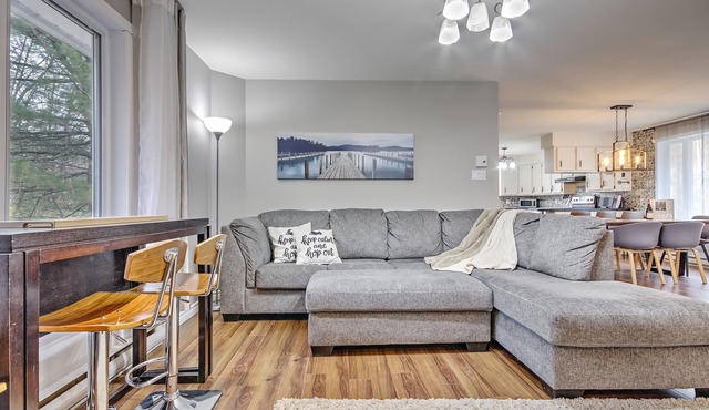 Cozy Riverfront Property