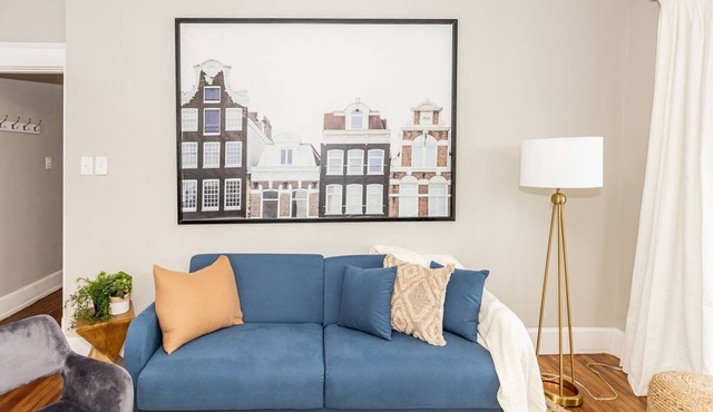 Cozy Riverfront Bungalow with Stunning Views