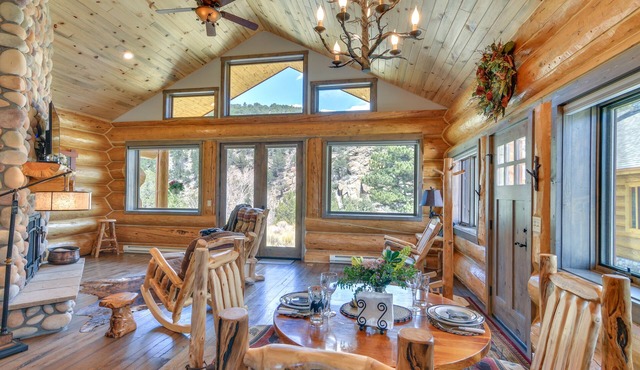 Cozy Riverfront Cabin ~ 1 Mi To Buena Vista