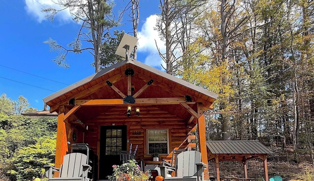 Cozy riverfront cabin with hot tub!
