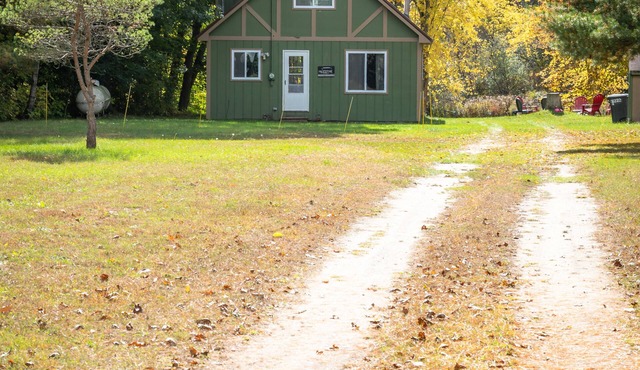 Cozy Riverfront Cottage