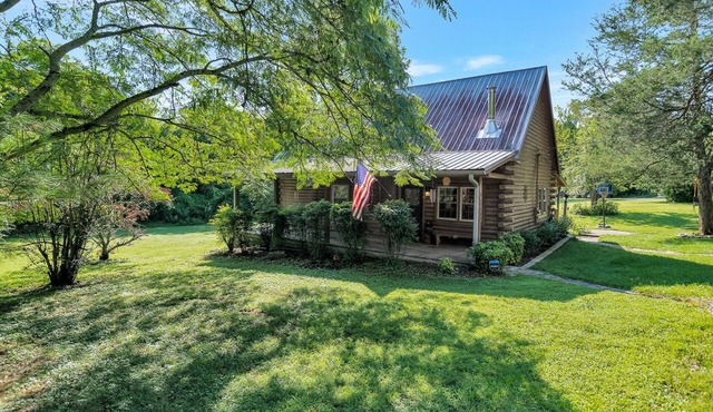 Cozy, Riverfront ENTIRE Cabin