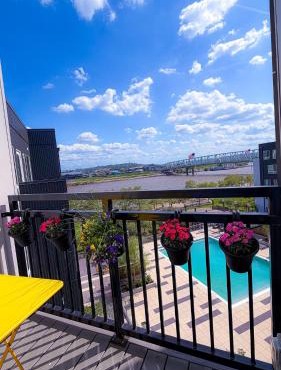 Cozy Riverfront Escape - Best Views in Cincy