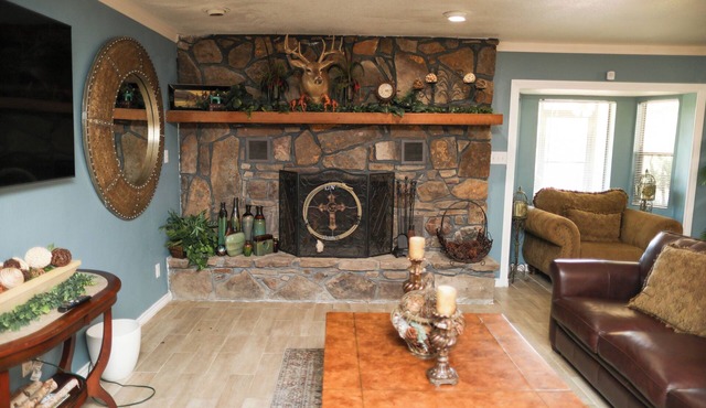 Cozy riverfront home!