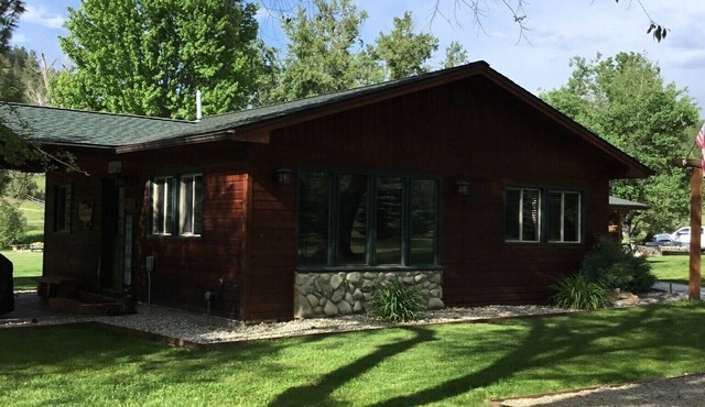 Cozy, Romantic , Private Cottage