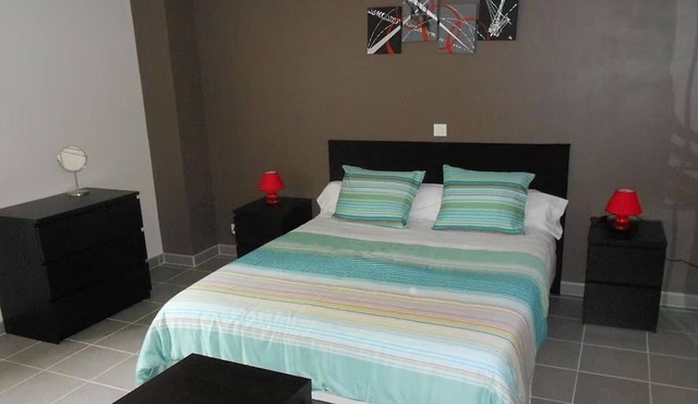 Cozy Room with Private Bathroom, Shared Kitchen & Terrace, Breakfast Included - Neuvy-Saint-Sépulchre