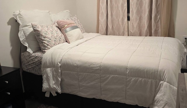 Cozy room in peaceful North Bergen near NYC 15minutes via Ferrys.