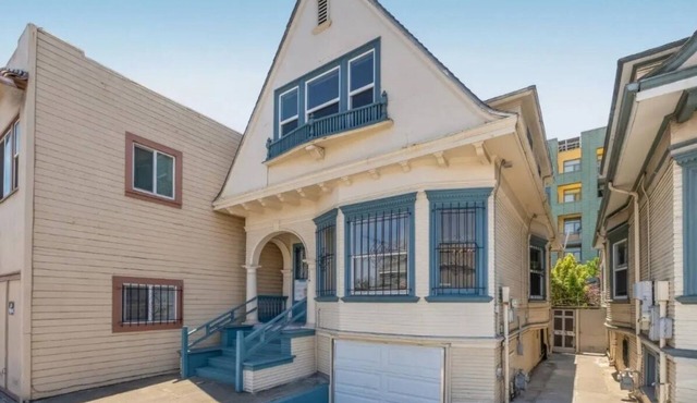 Cozy Room in Prime Oakland Location Near Lake Merritt BART!