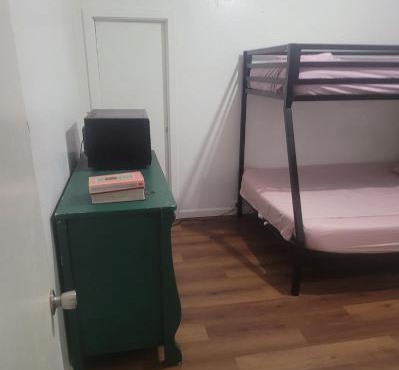 Cozy Room Near Downtown and Airport