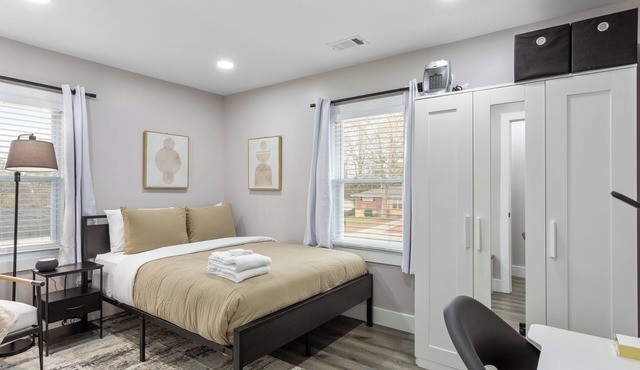 Cozy Room │ Vibrant Location │ Stylish Amenities