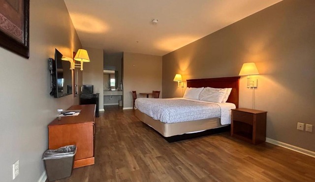 Cozy Room w/Private Fishing Pond & Outdoor Activities – Perfect Family Getaway!