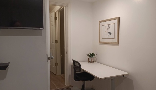 Cozy room with private bathroom in Pottsville PA by Route 61 near Locust Lake