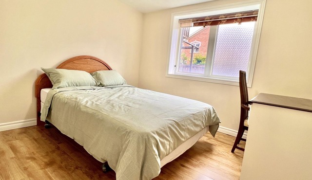 Cozy Rooms in Bright Walkout Suite - Newly Renovated 2026