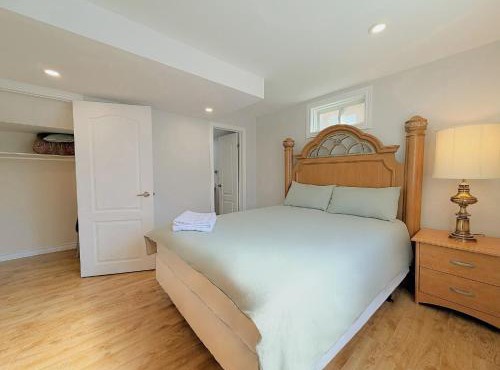 Cozy Rooms in Bright Walkout Suite - Newly Renovated in 2026