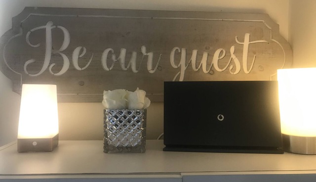 Cozy rooms, parking, wifi, semi-rural, great road networks, off-road cycling.