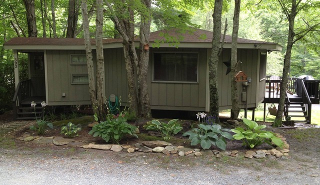 Cozy Round Cottage with Hot Tub – Perfect Mountain Escape!