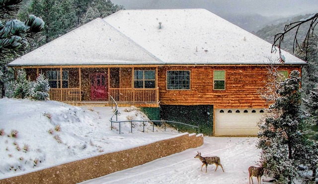 Cozy Ruidoso Digs by Downtown, 19 Mi to Ski Apache