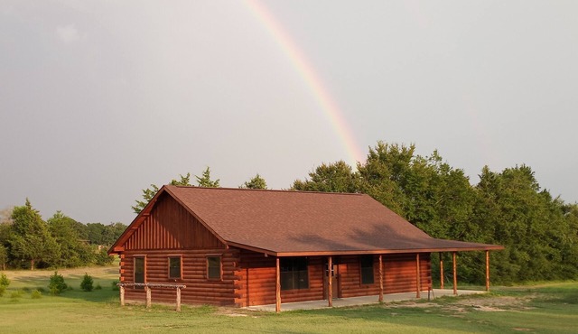 Cozy rural cabin near Texas A&M University