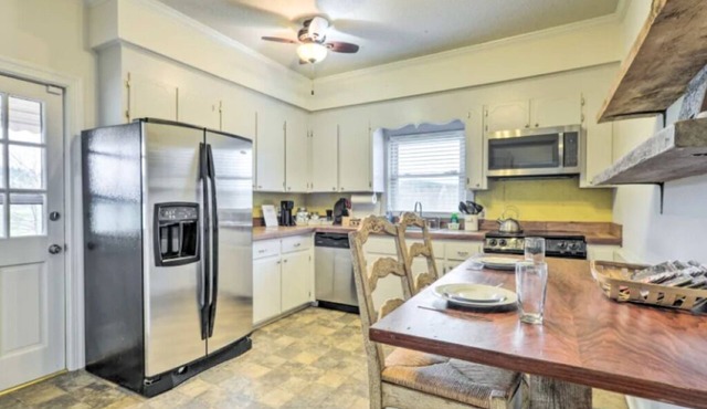 Cozy, Rural Retreat just outside Raleigh