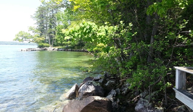 Cozy, Rustic Cottage on Lake Winnipesaukee