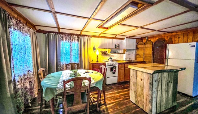 Cozy Rustic, Peaceful 1 bedroom cabin in Big Bay 1 mi from village year round