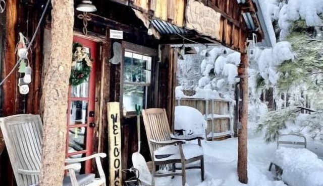 Cozy Rustic Ranch Cabin close to Williams in Parks